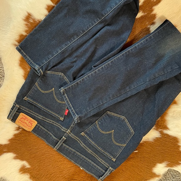 Levi jeans - Picture 2 of 3